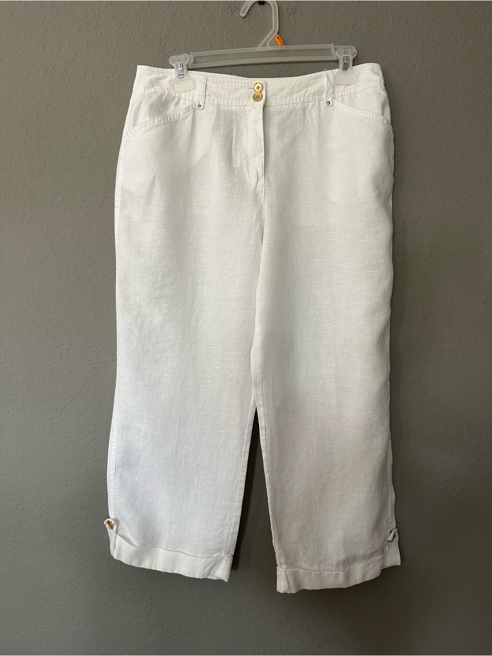 Jones New York Women’s Linen Cropped Pants With Gold Buttons Sz 8 EUC